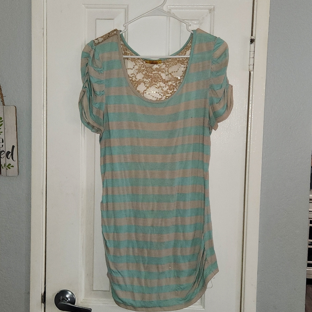 Beige and Aqua laced back